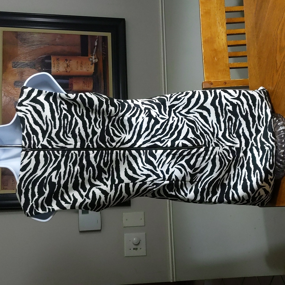 Zebra 🦓 stripped sexy dress - Picture 3 of 7